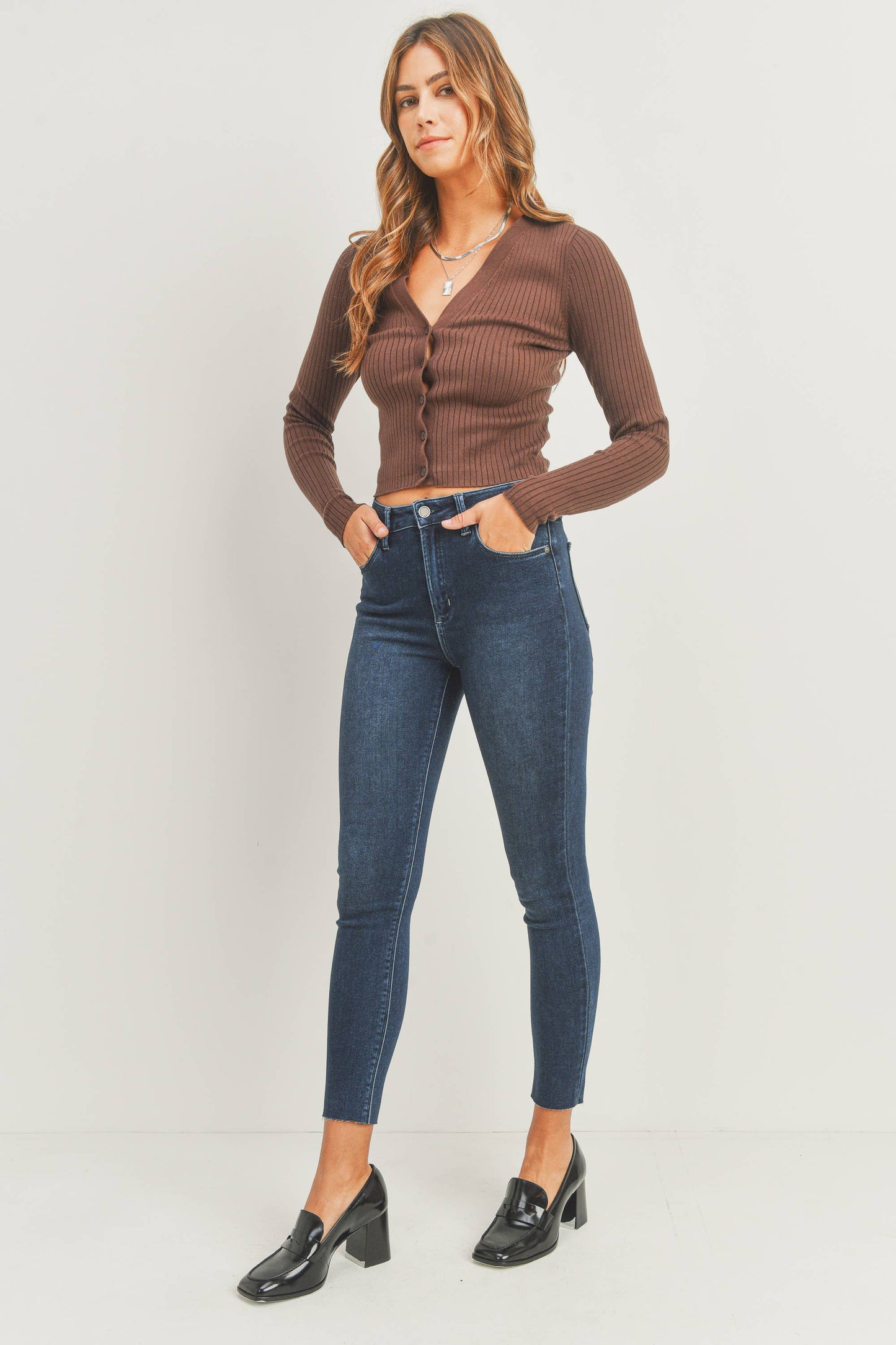 High Rise Skinny With Scissor Cut DP671