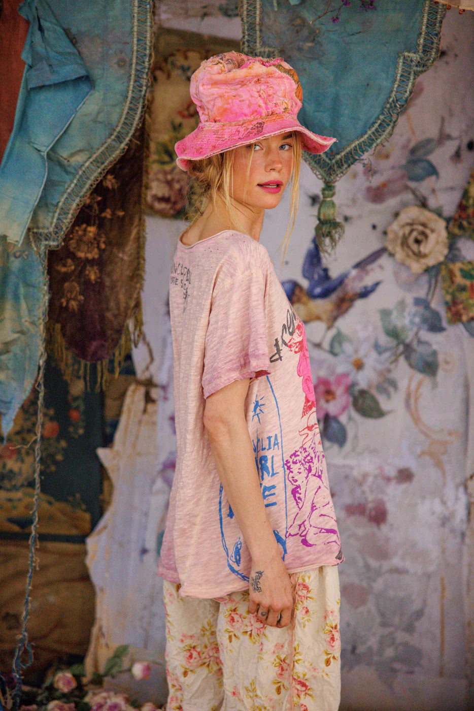 Mixed Graphics Tee 2256 - Magnolia Pearl