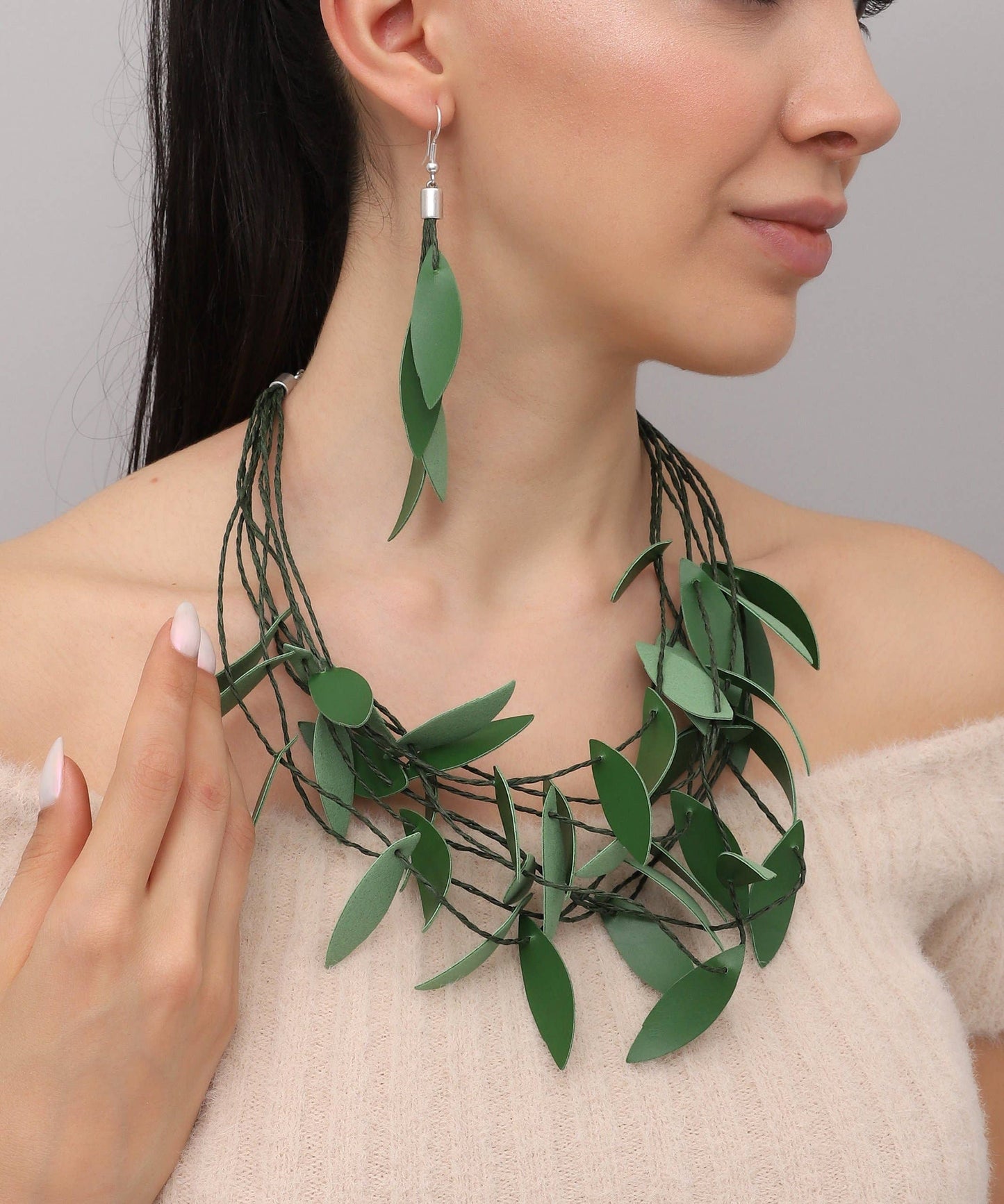Handmade special design leather leaf jewelry set: Black