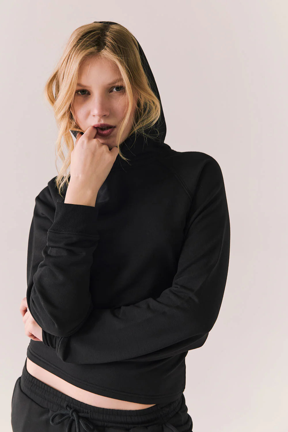 Providence Black Hoodie CWA606 - CHASER