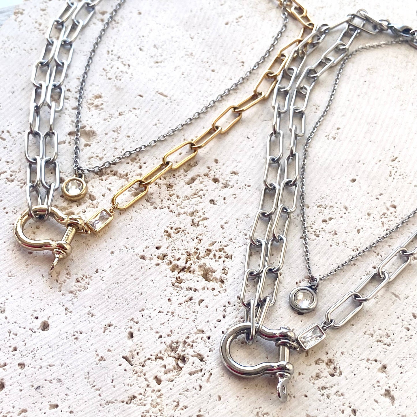 Shackle necklace mixed metal horseshoe clasp edgy glam: Mixed metal