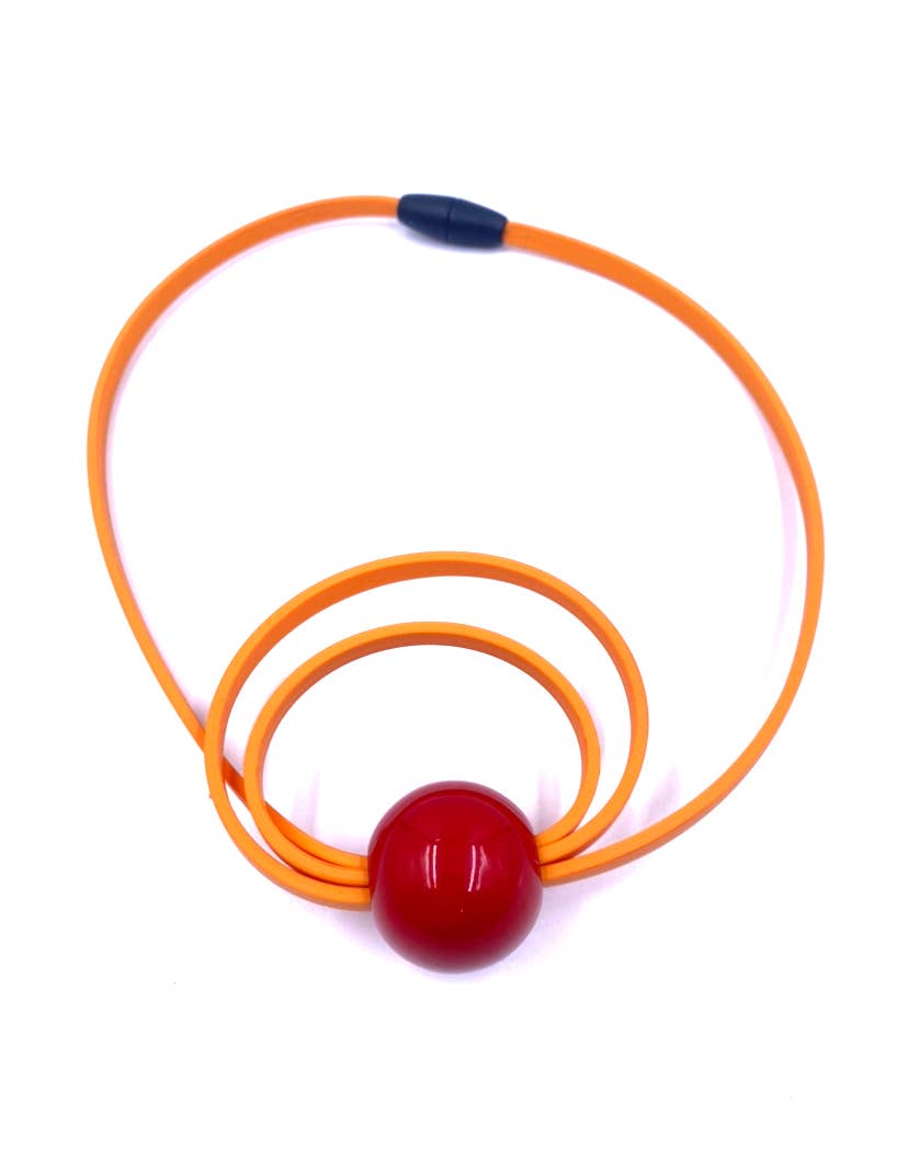 Mini swirl necklace: Black