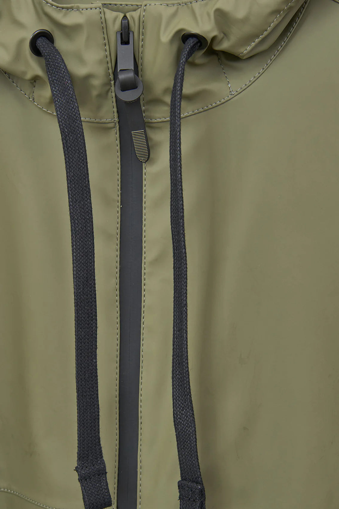 100% Waterproof Raincoat With Heat-Sealed Seams C3215 - Batela