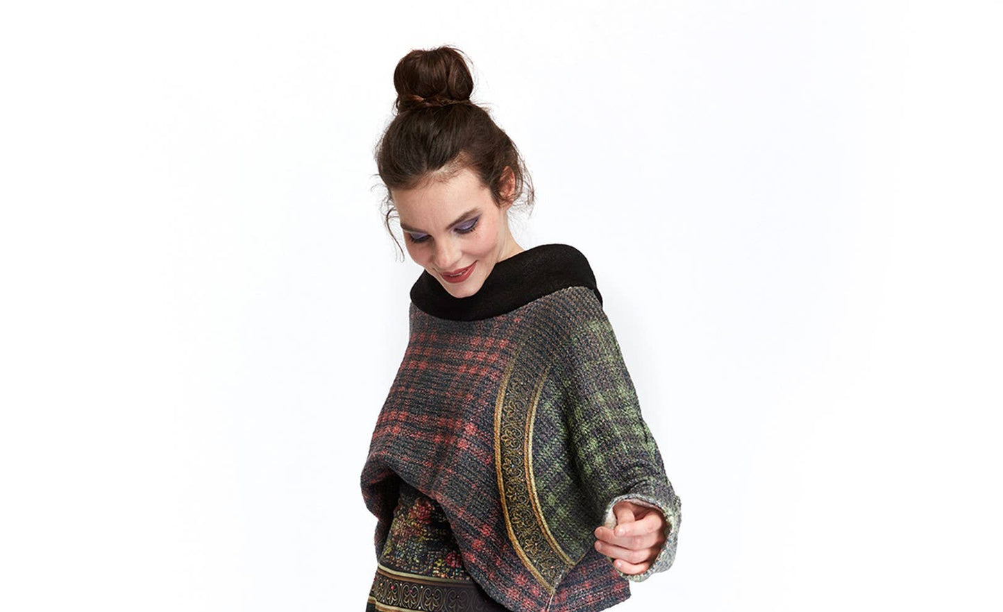 Pullover - Back to Black: Size 2