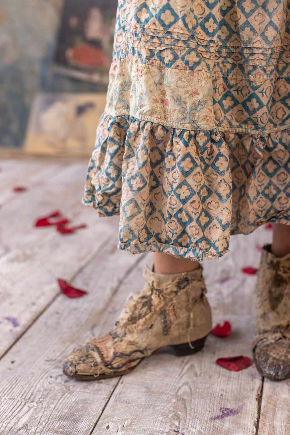 Pissarro Skirt 215 -Magnolia Pearl