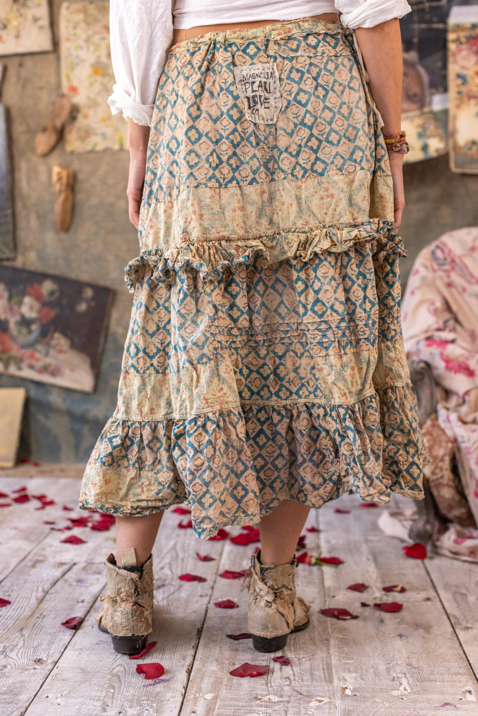 Pissarro Skirt 215 -Magnolia Pearl
