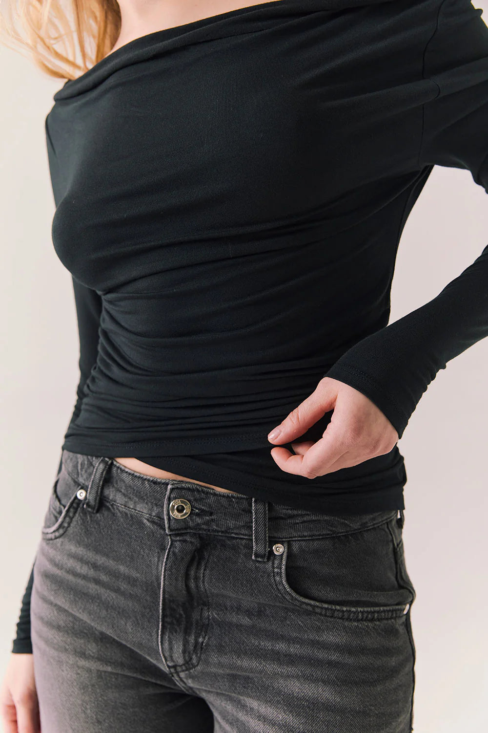 Ivy Black Long Sleeve Top CWA607 - CHASER