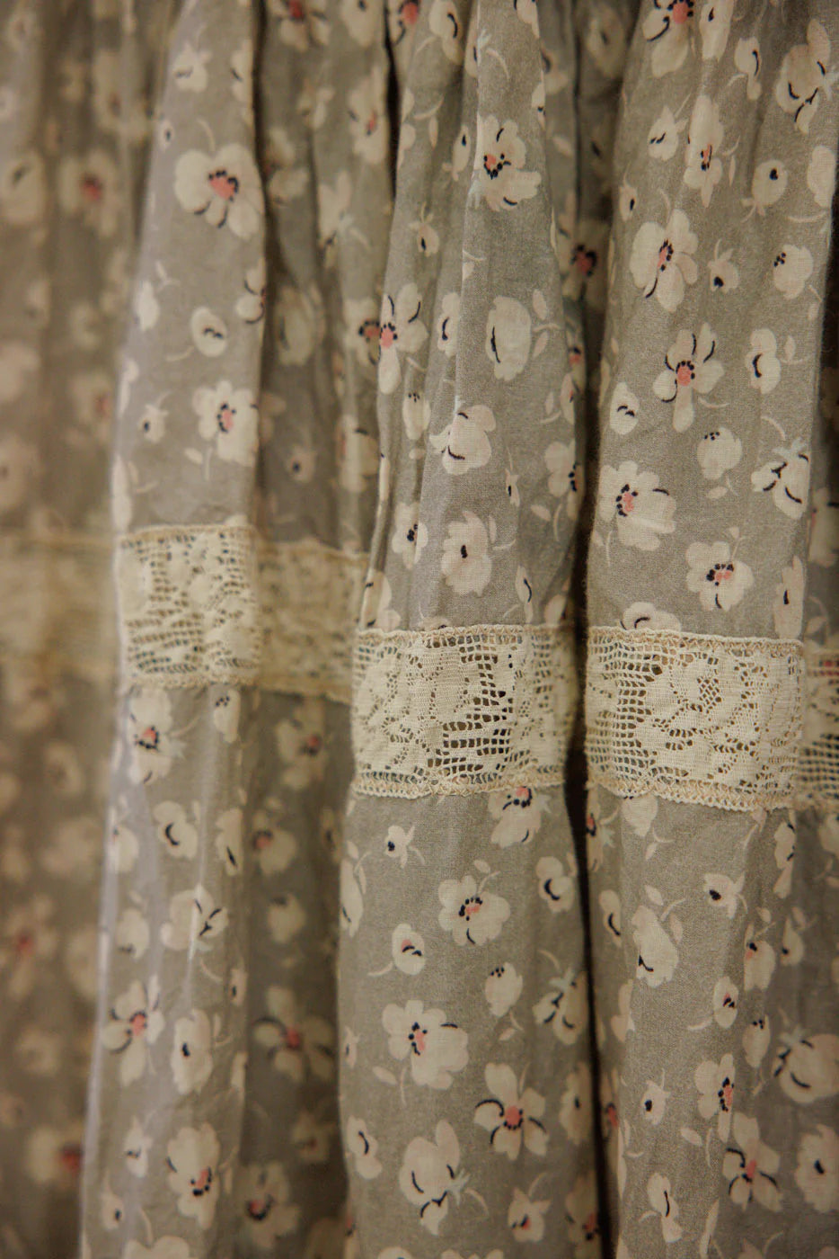 Floral Chrystal Skirt 242 - Magnolia Pearl