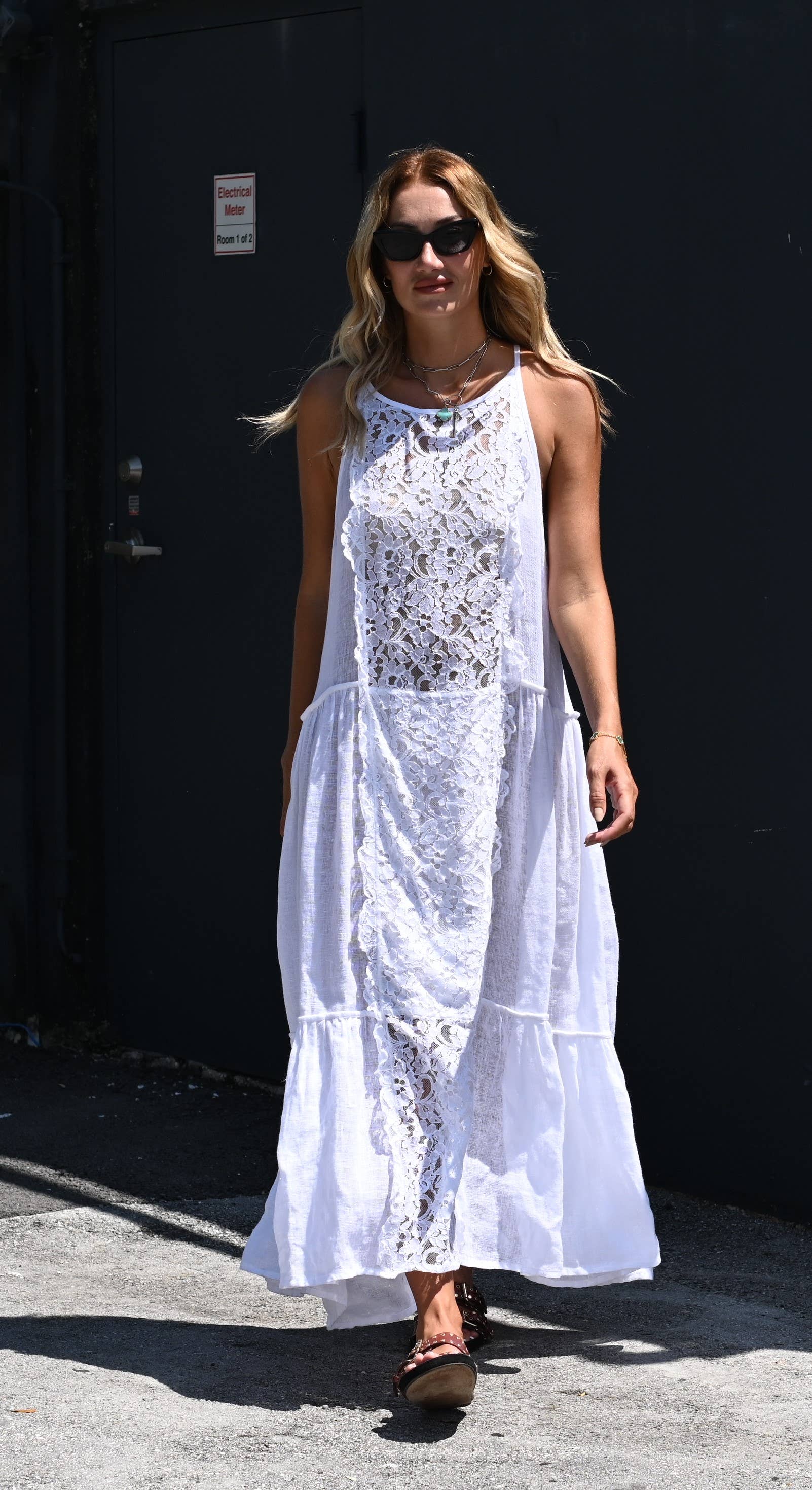 Daisy Maxi Dress: White Daisy Maxi Dress: White