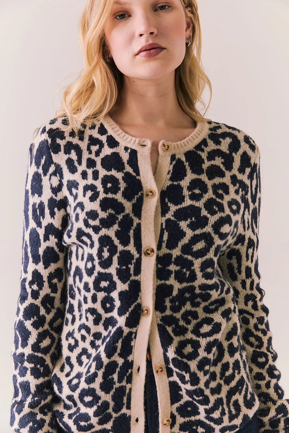 Leopard Dream Cardigan CWA282-CHA8061 - CHASER
