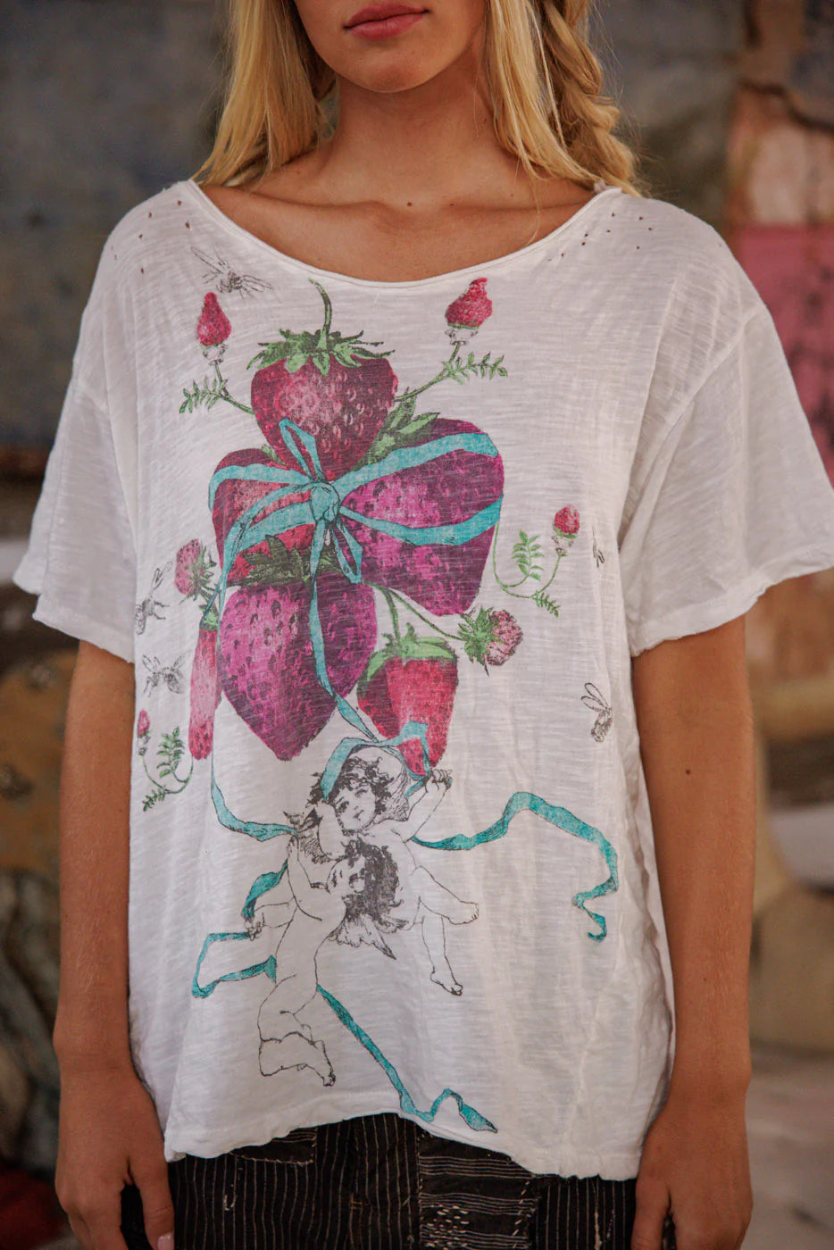 Gather Me Berries Tee 2530 - Magnolia Pearl