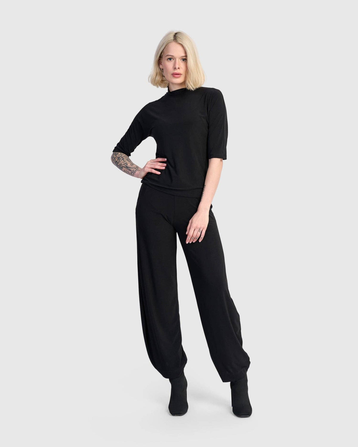 Essential Slinky Mockneck Tee, Black: BLACK / 0 (US 4-6)