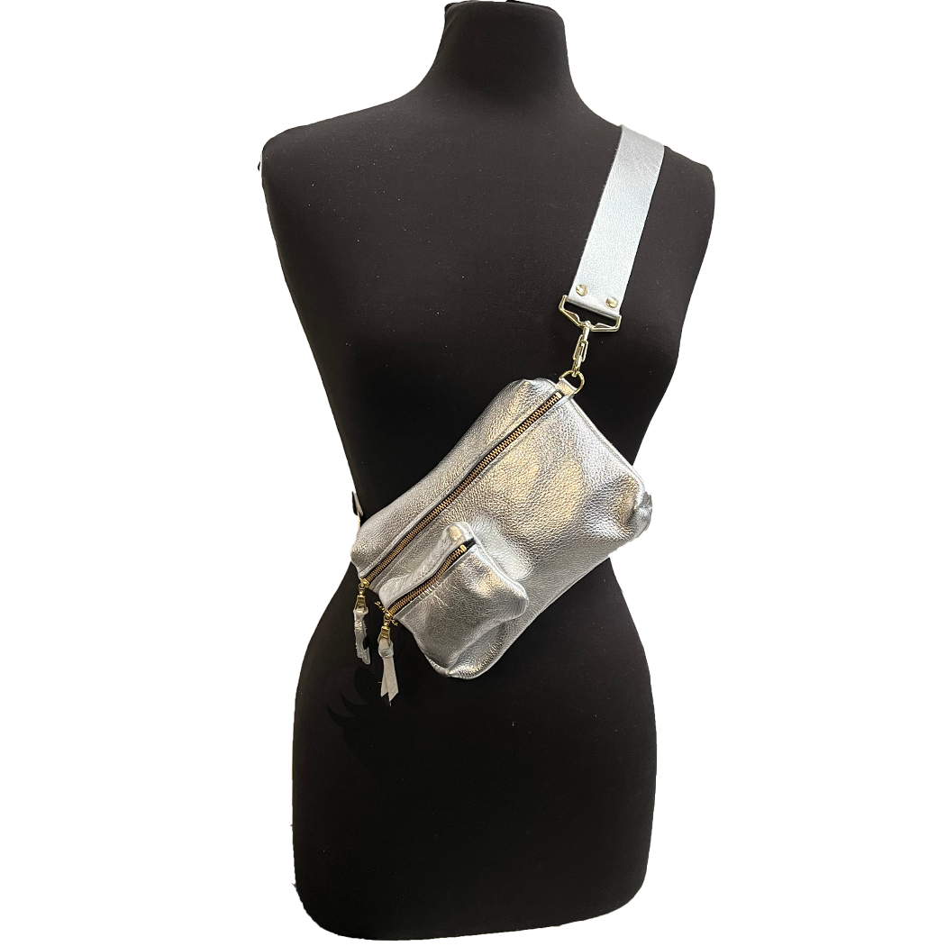 The BARI Hipbag / Crossbody / Sling: Silver