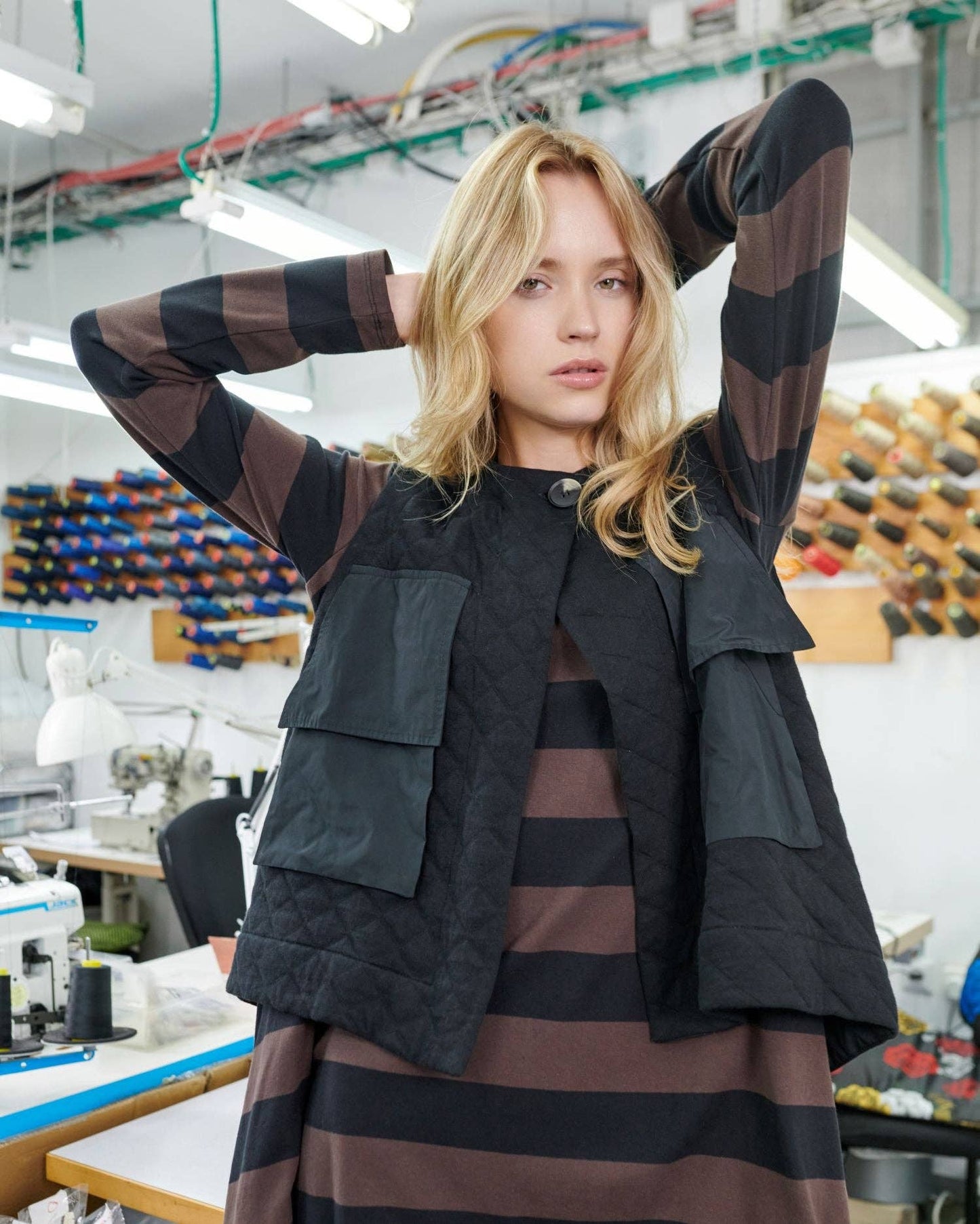 Urban Stow Vest, Black: BLACK / M (US 12-14)