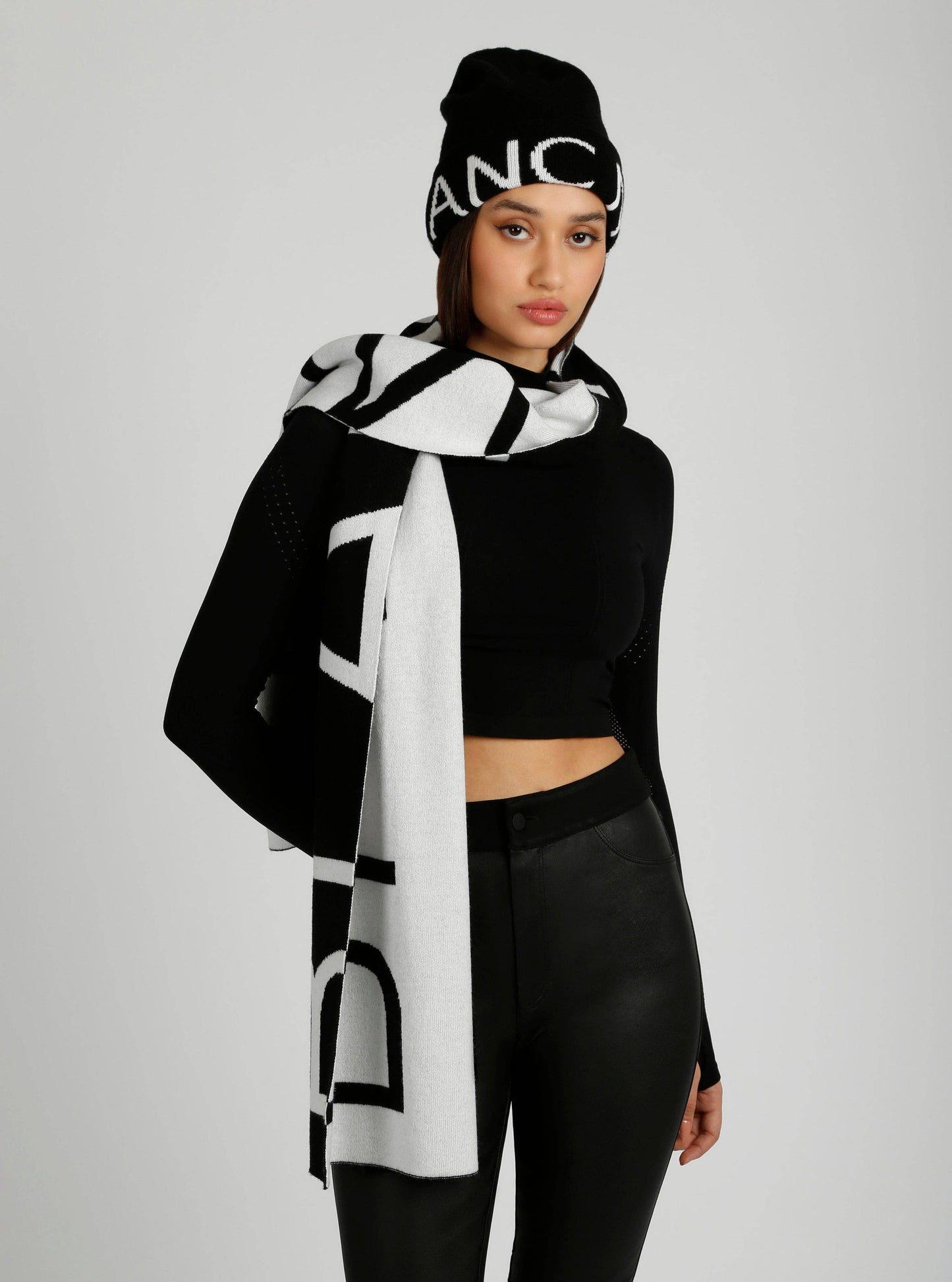 Jacquard Knit Scarf - Blanc Noir