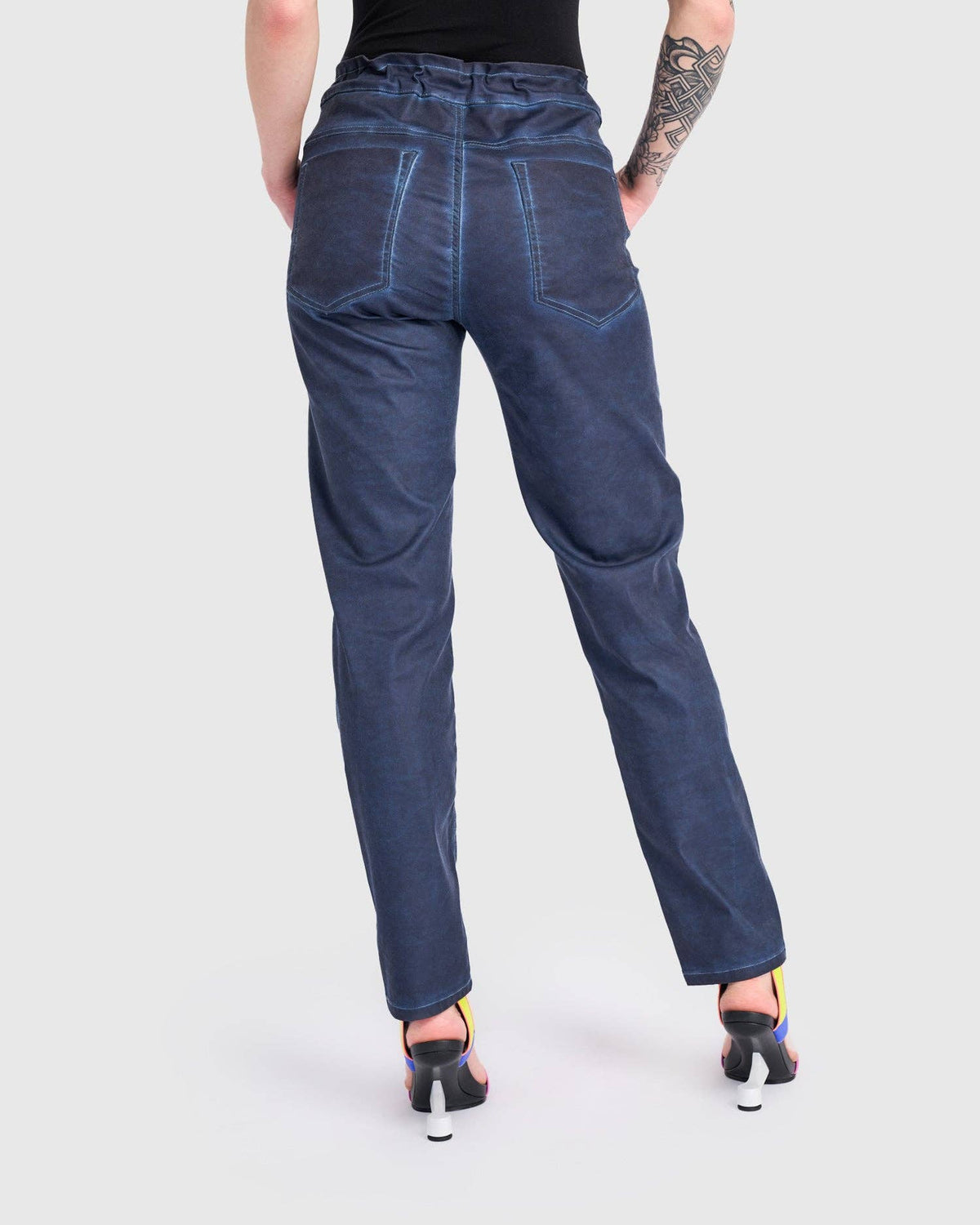 Washed Iconic Stretch Jeans, Navy: NAVY / 4 (US 12-14)