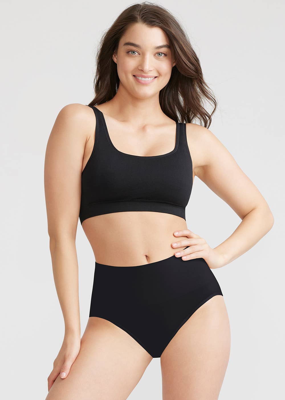 Sage Shaping Brief Nylon Seamless - Yummie