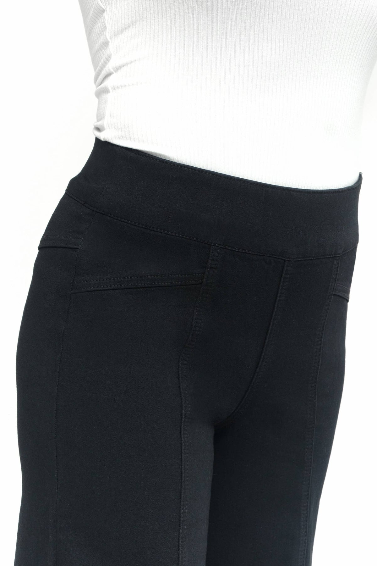 32" Pull-On Wide Leg Jeans w/ Tummy Control in BLACK: 12/31