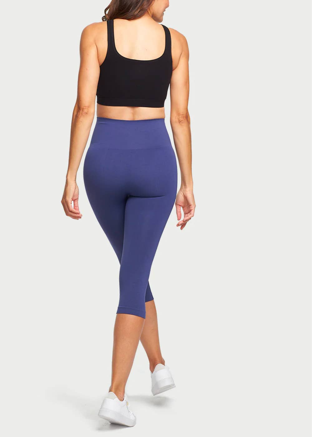 Morgan Seamless Cropped Capri Shaping Legging: Asphalt - Yummie
