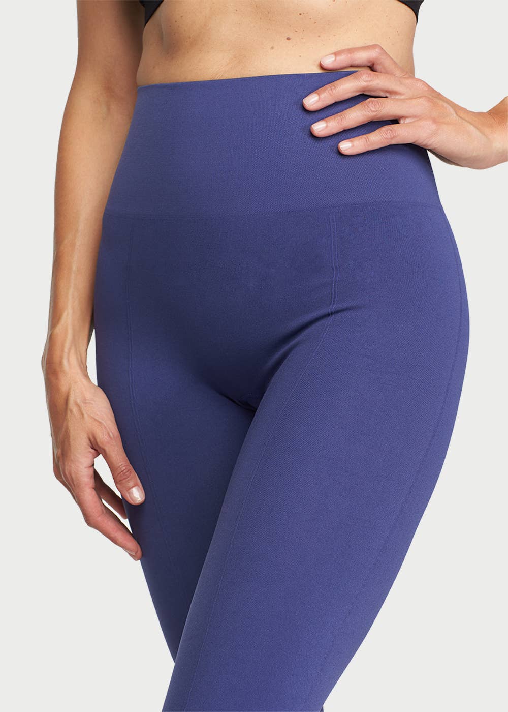Morgan Seamless Cropped Capri Shaping Legging: Asphalt - Yummie
