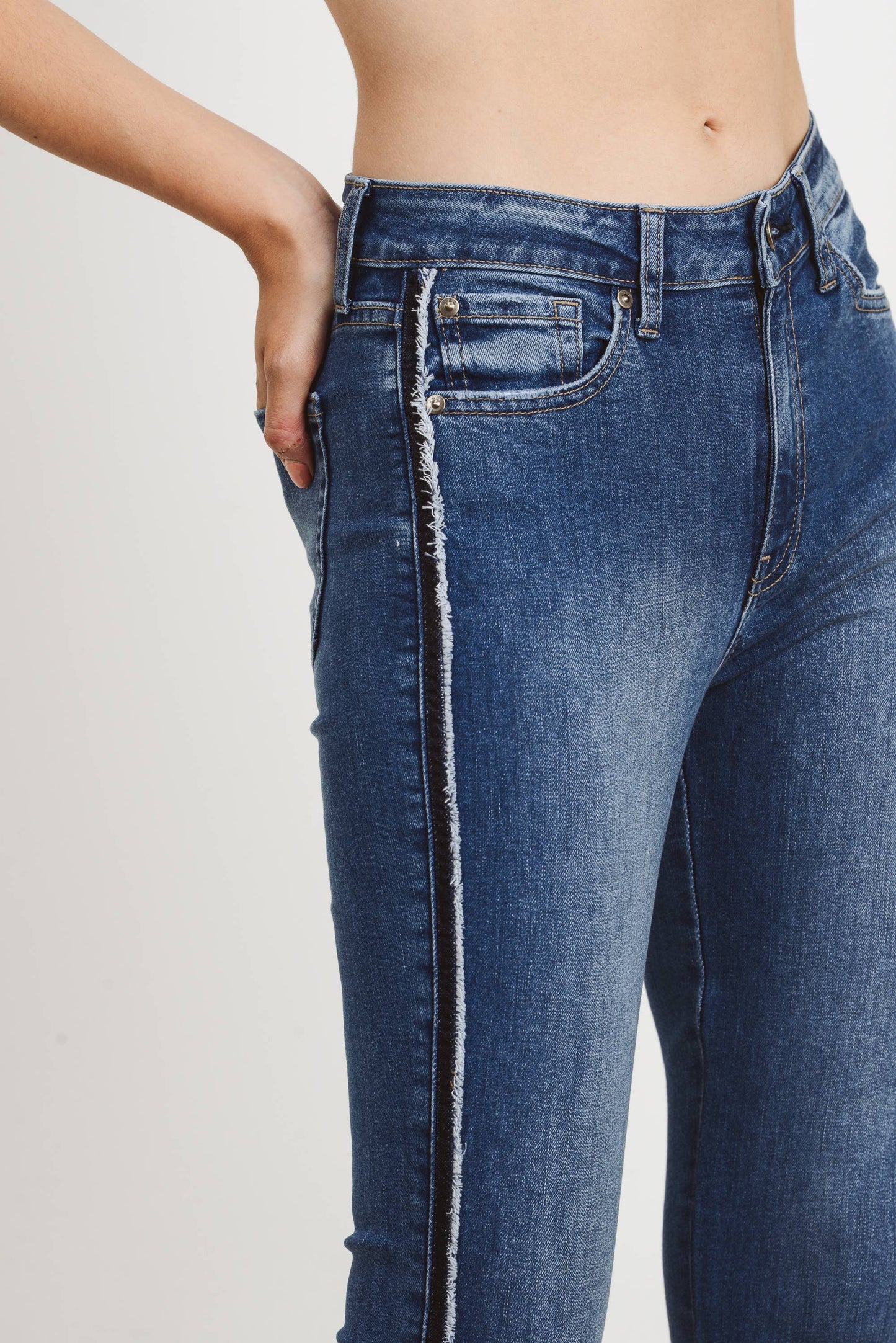 High Rise Skinny w/ Side Seam Detail DP453