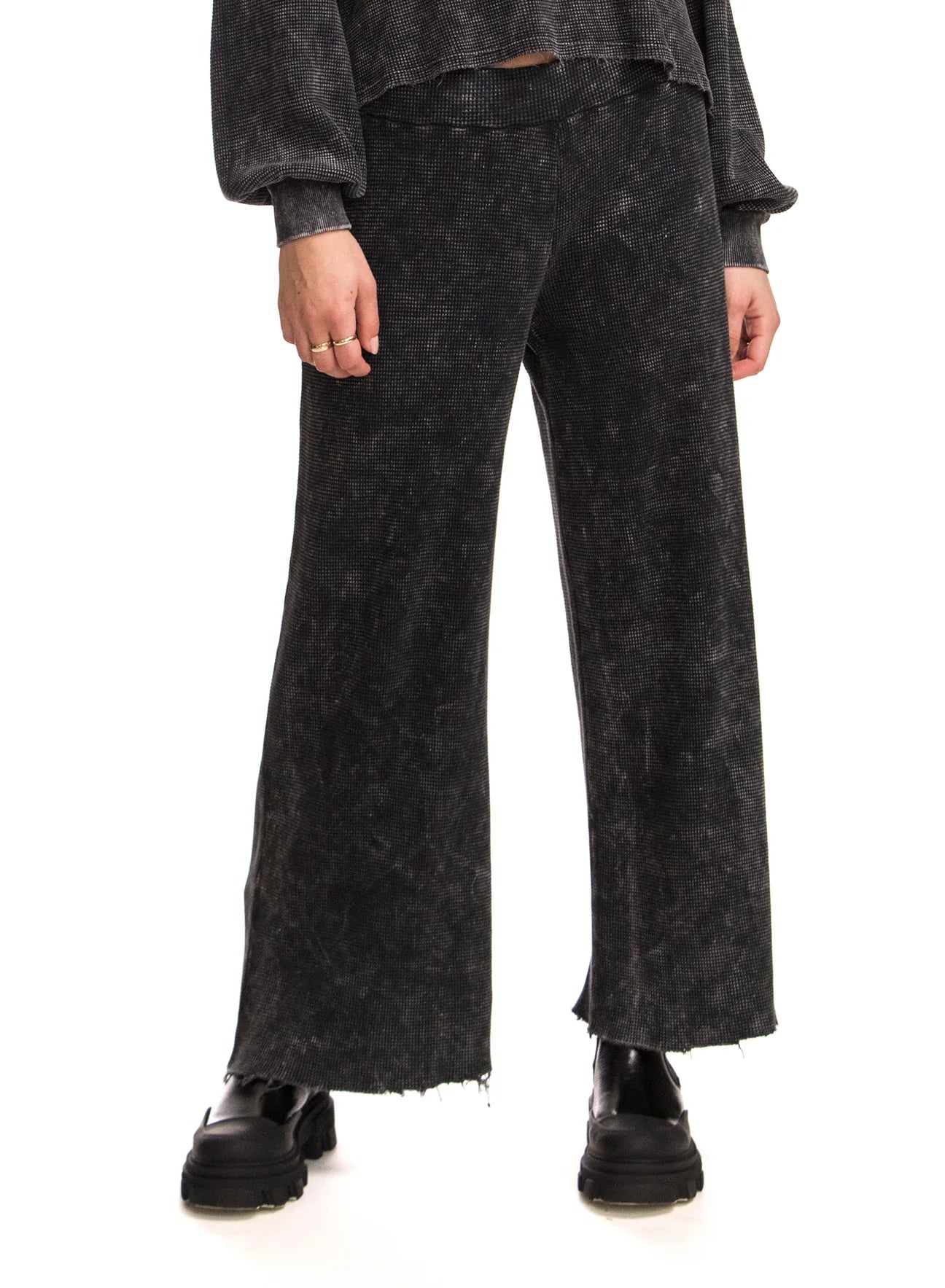 Julie - Raw Edge Ankle Sweatpants - CHRLDR
