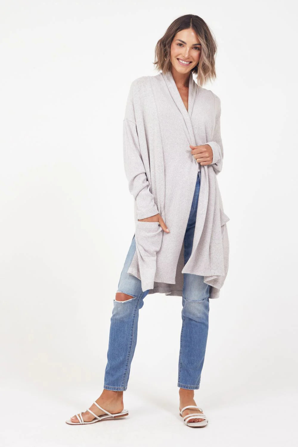 Cora Cardigan - ASTROLOGIE CALIFORNIA