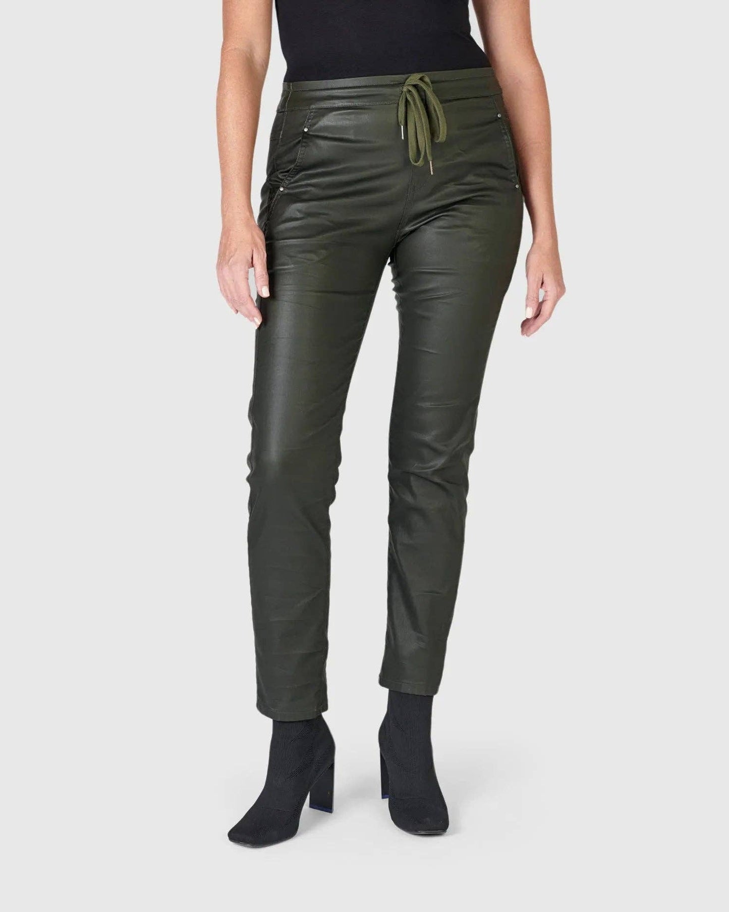 Coated Iconic Stretch Jeans, Forest: Forest / 1 (US 6-8)