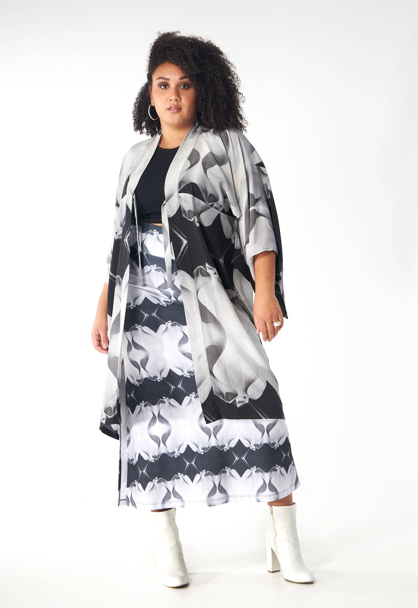 Babs Body-Hugging Midi Skirt - Black/White Stone Man Print Design: B/W Gaudi / Large / Stone Man (Gaudi)