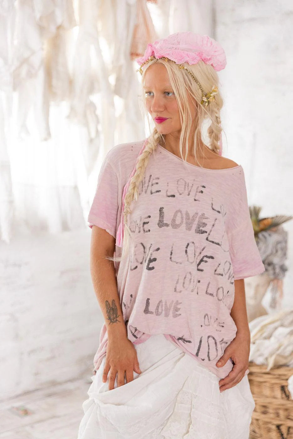 Love Amor Tee 1944 - Magnolia Pearl