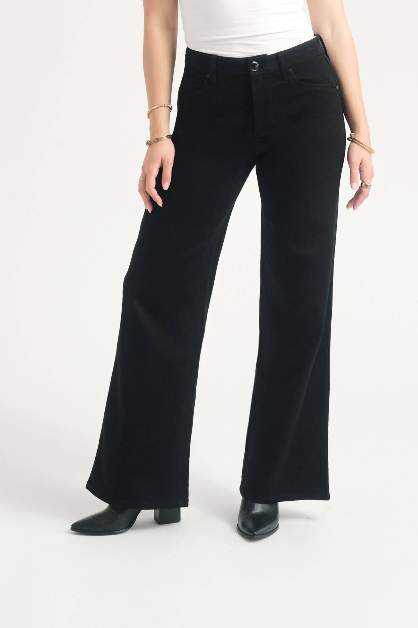 32" Better Butter Wide Leg Jean in Black: 0/25