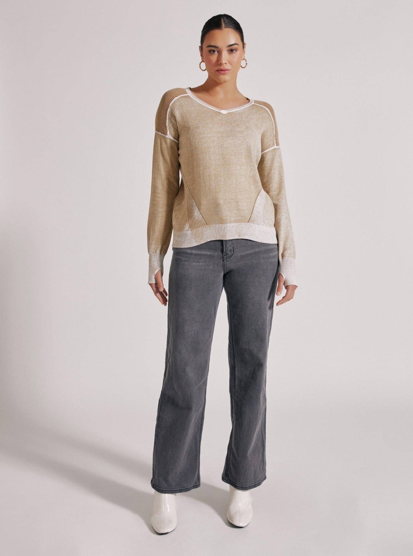 V Neck Huntress Sweater - Blanc Noir