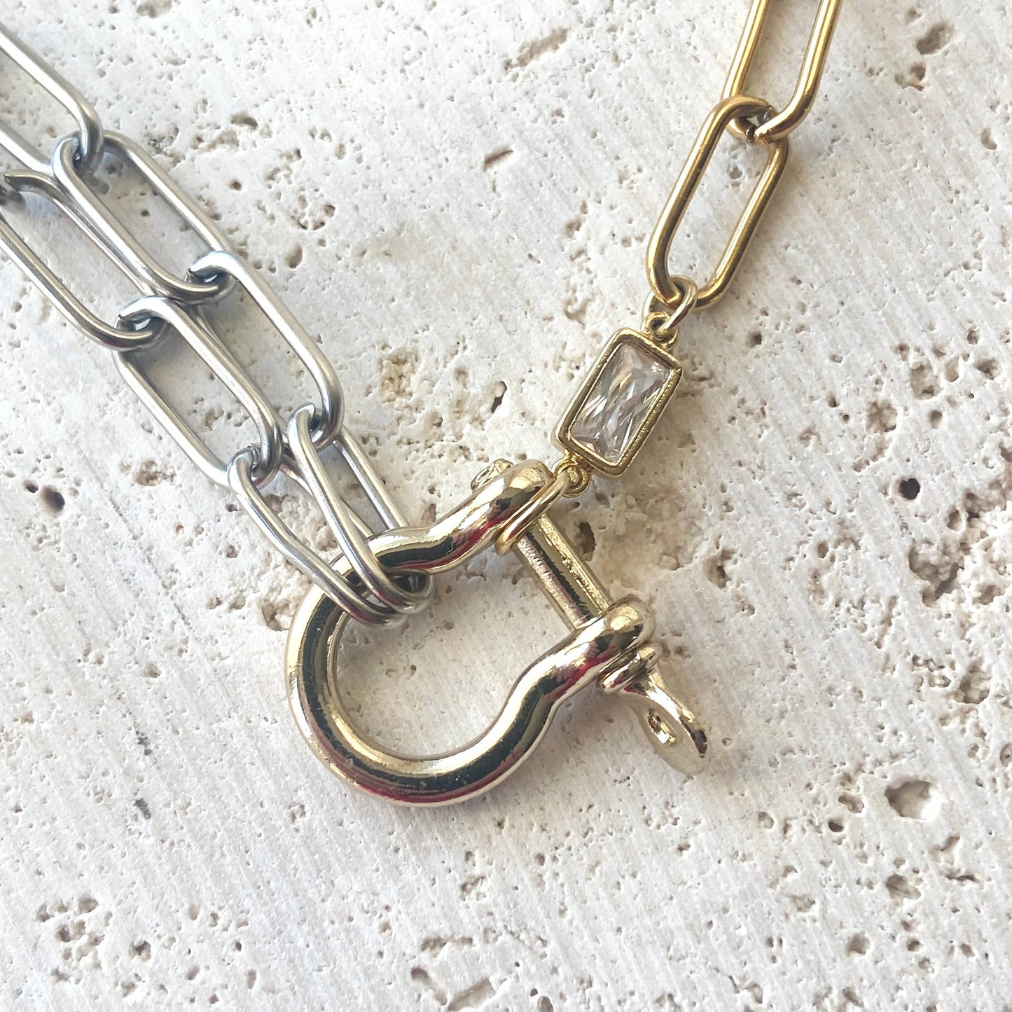 Shackle necklace mixed metal horseshoe clasp edgy glam: Mixed metal