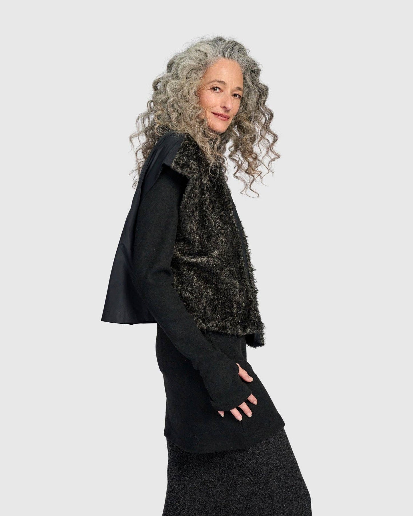 Urban Alm Vest, Smoke: Basalt / M (US 12-14)