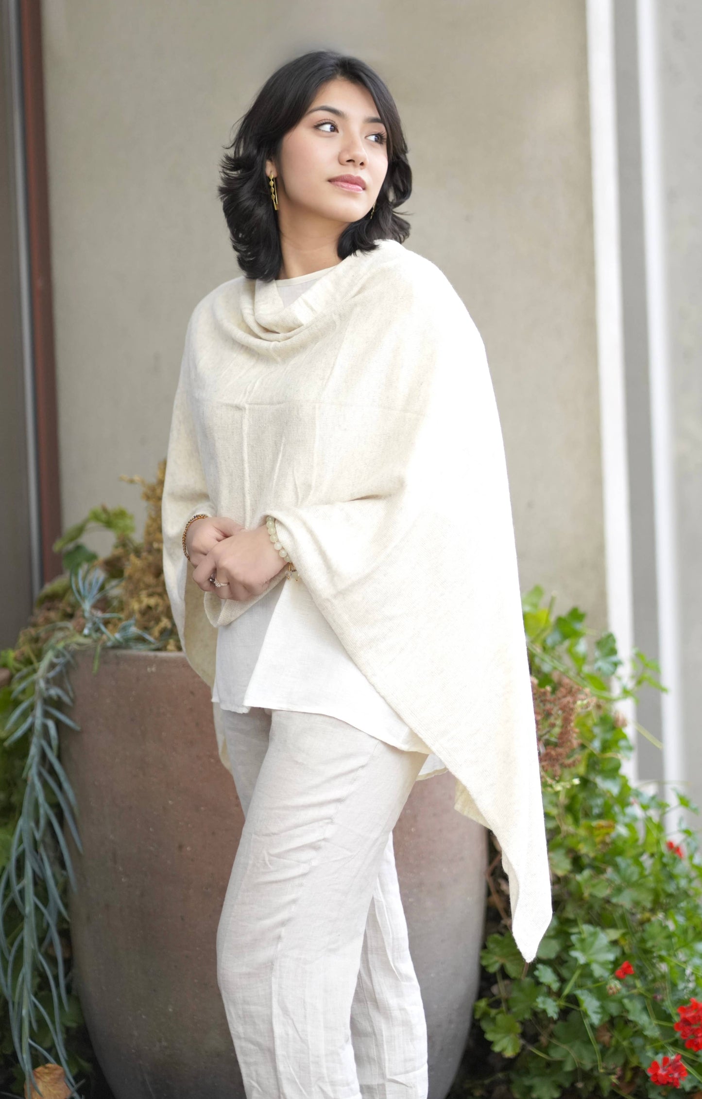 Cashmere Poncho Ivory: Ivory