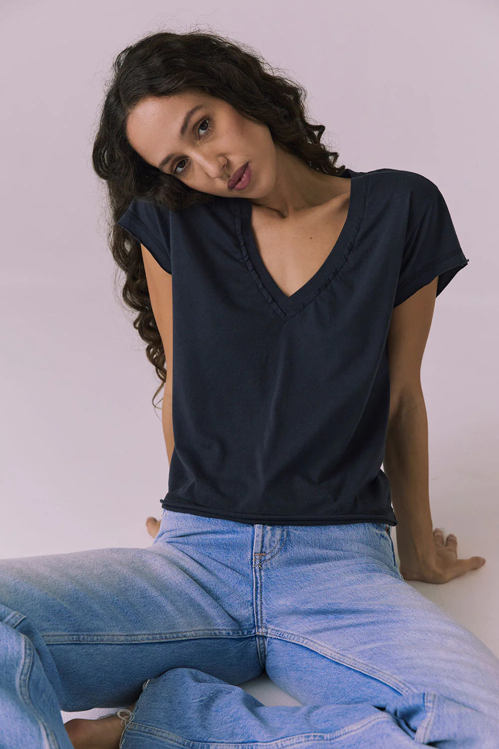 Gator V Neck Licorice Black Tee CWA586 - CHASER