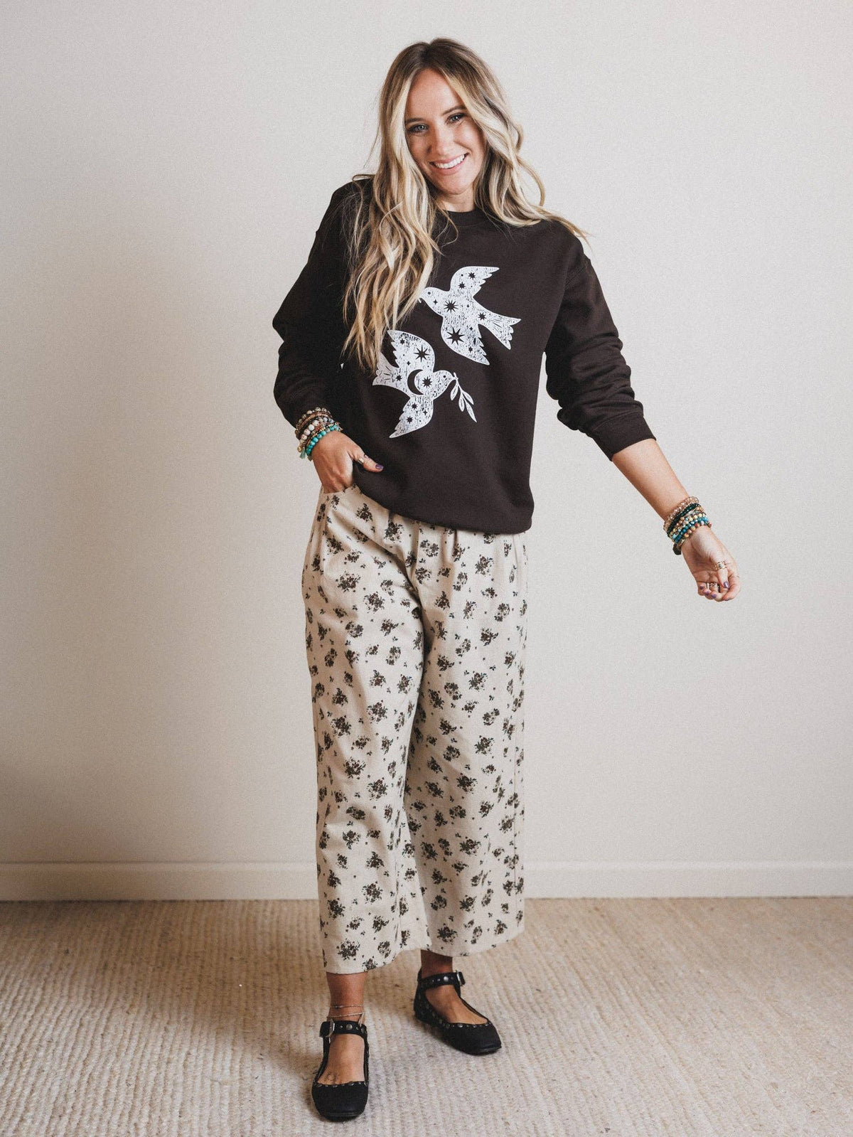 Fly Free Sweatshirt - Dark Chocolate: Dark Chocolate / L/XL