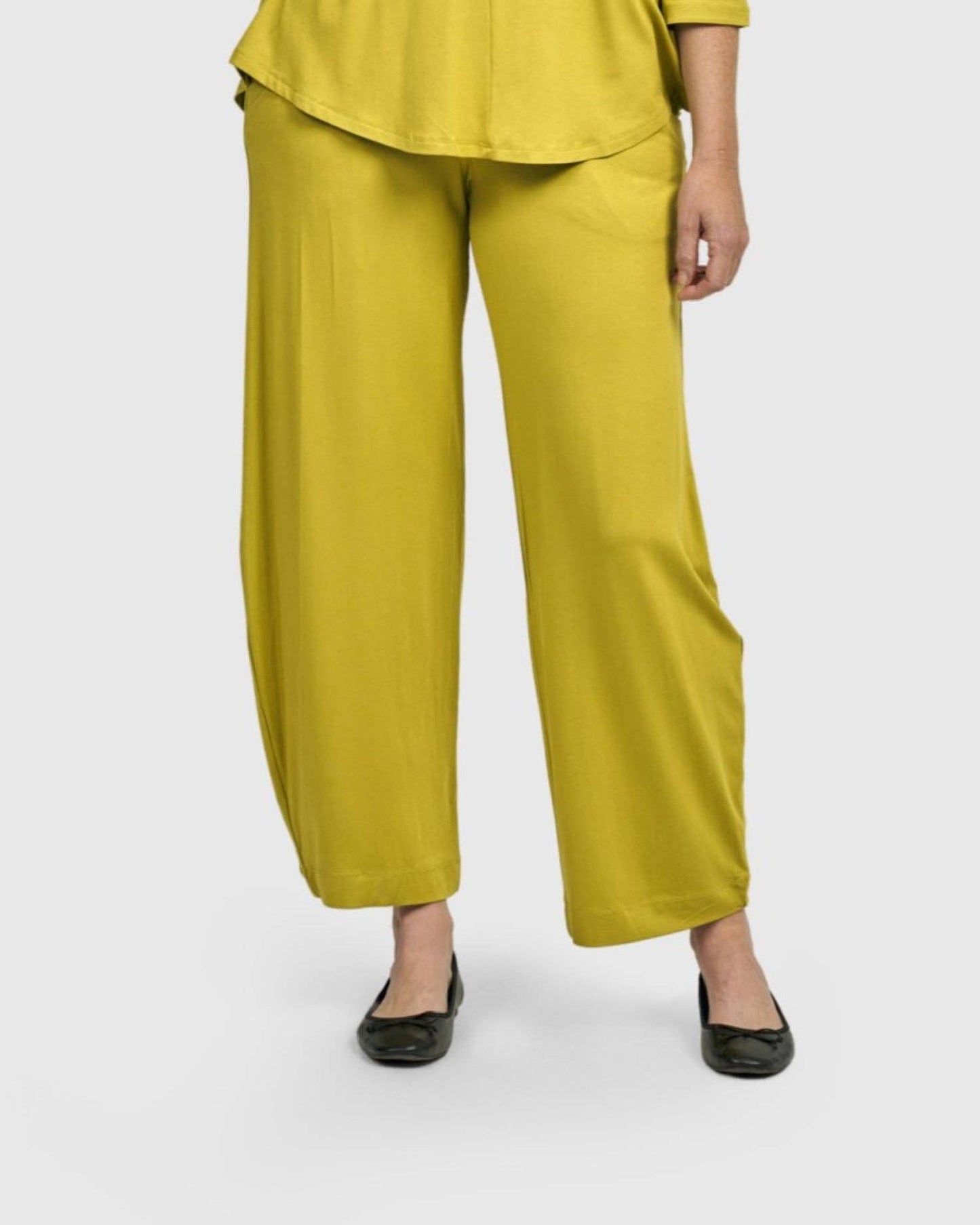 Essential Flow Pants - Alembika