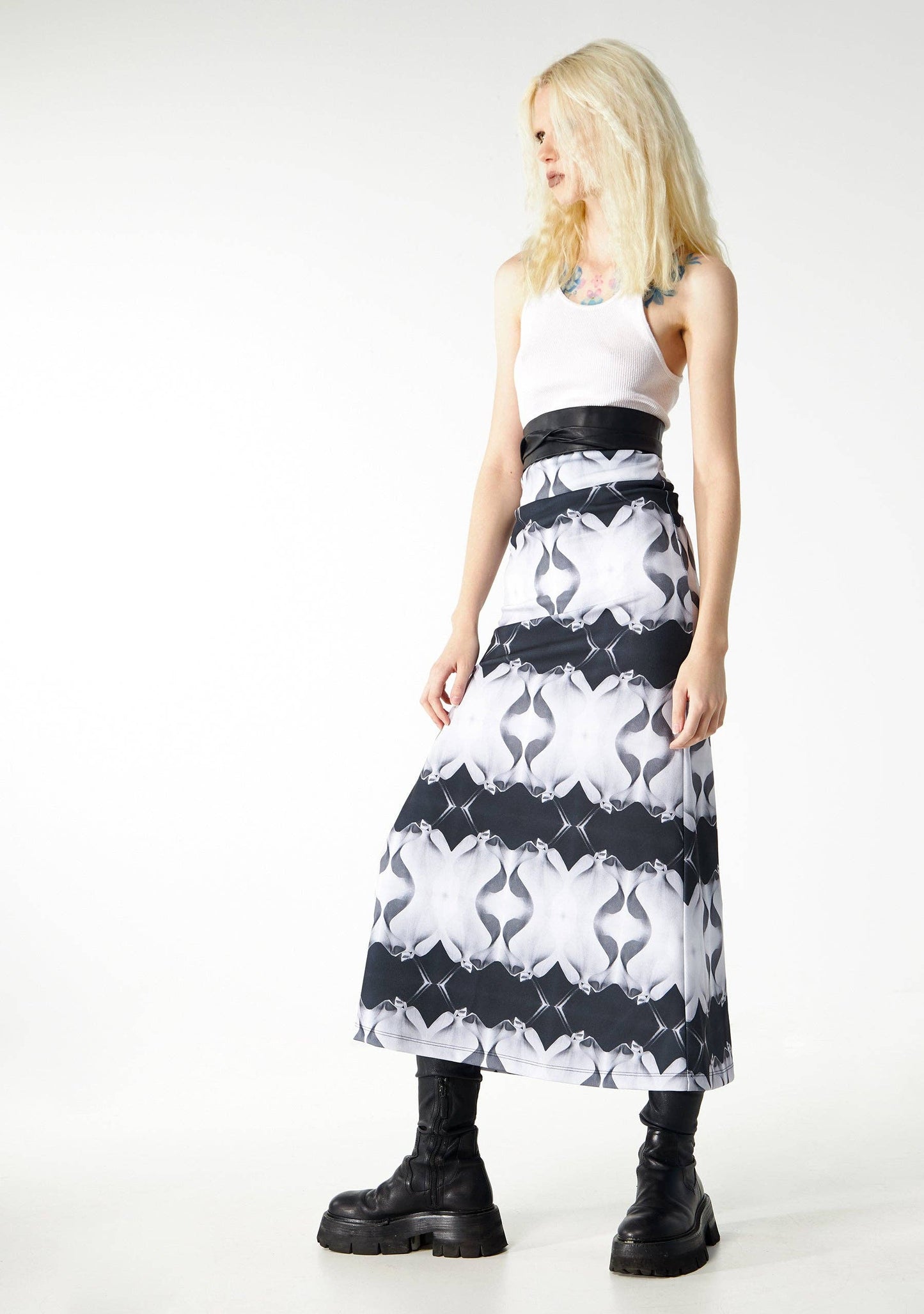 Babs Body-Hugging Midi Skirt - Black/White Stone Man Print Design: B/W Gaudi / Large / Stone Man (Gaudi)