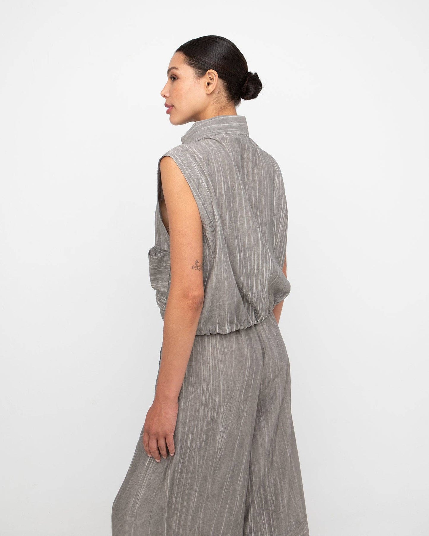 Ozai N Ku Oran Vest, Taupe: Taupe / L (US 10-12)