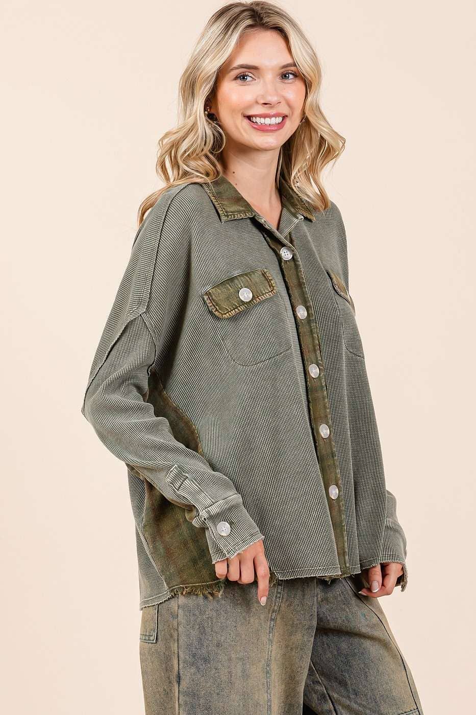 MINERAL WASH PLAID CONTRAST WAFFLE KNIT SHACKET: OLIVE / S/M-M/L(3-3)