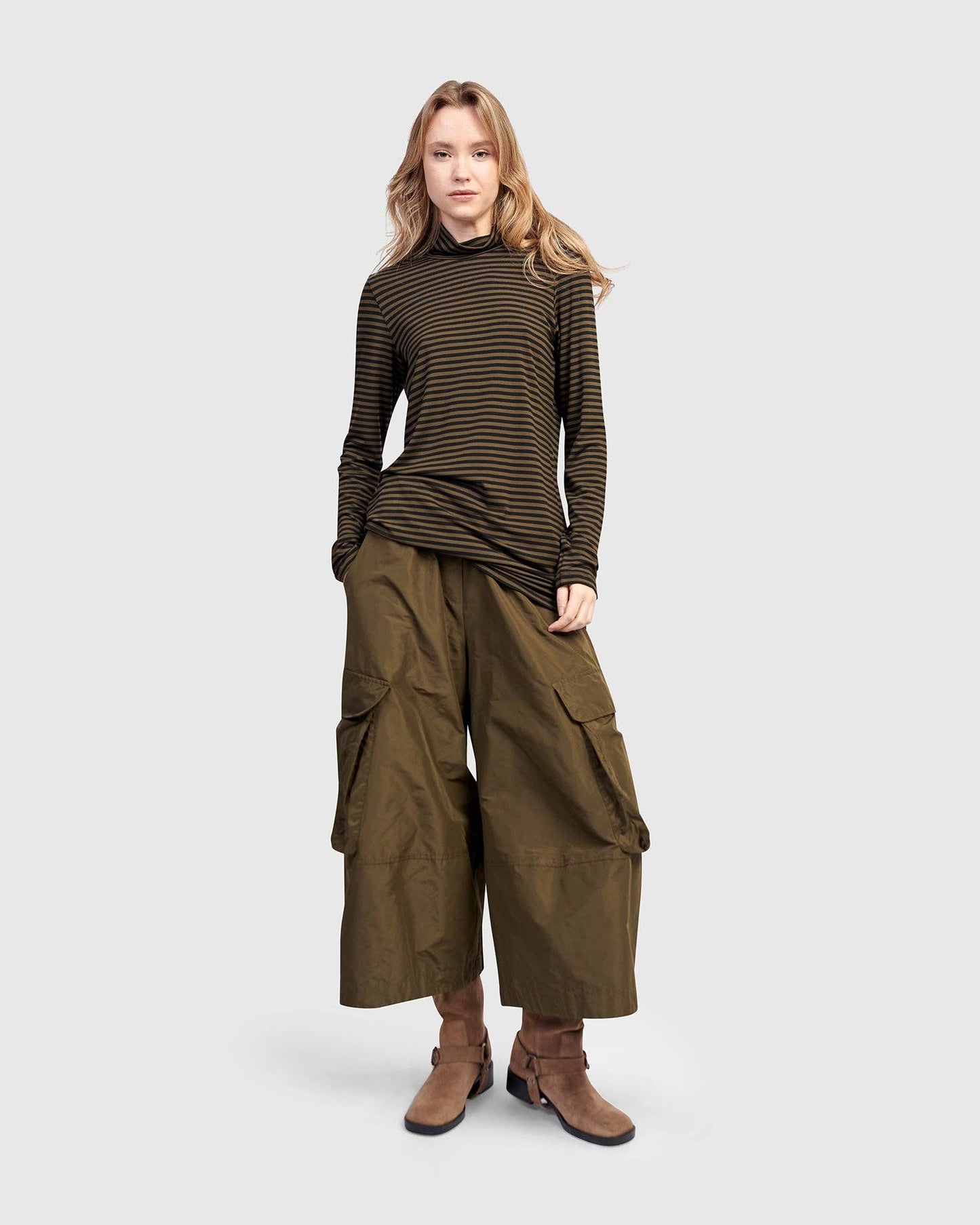 Urban Wide Cargo Pants, Khaki: Khaki / 5 (US 14-16)