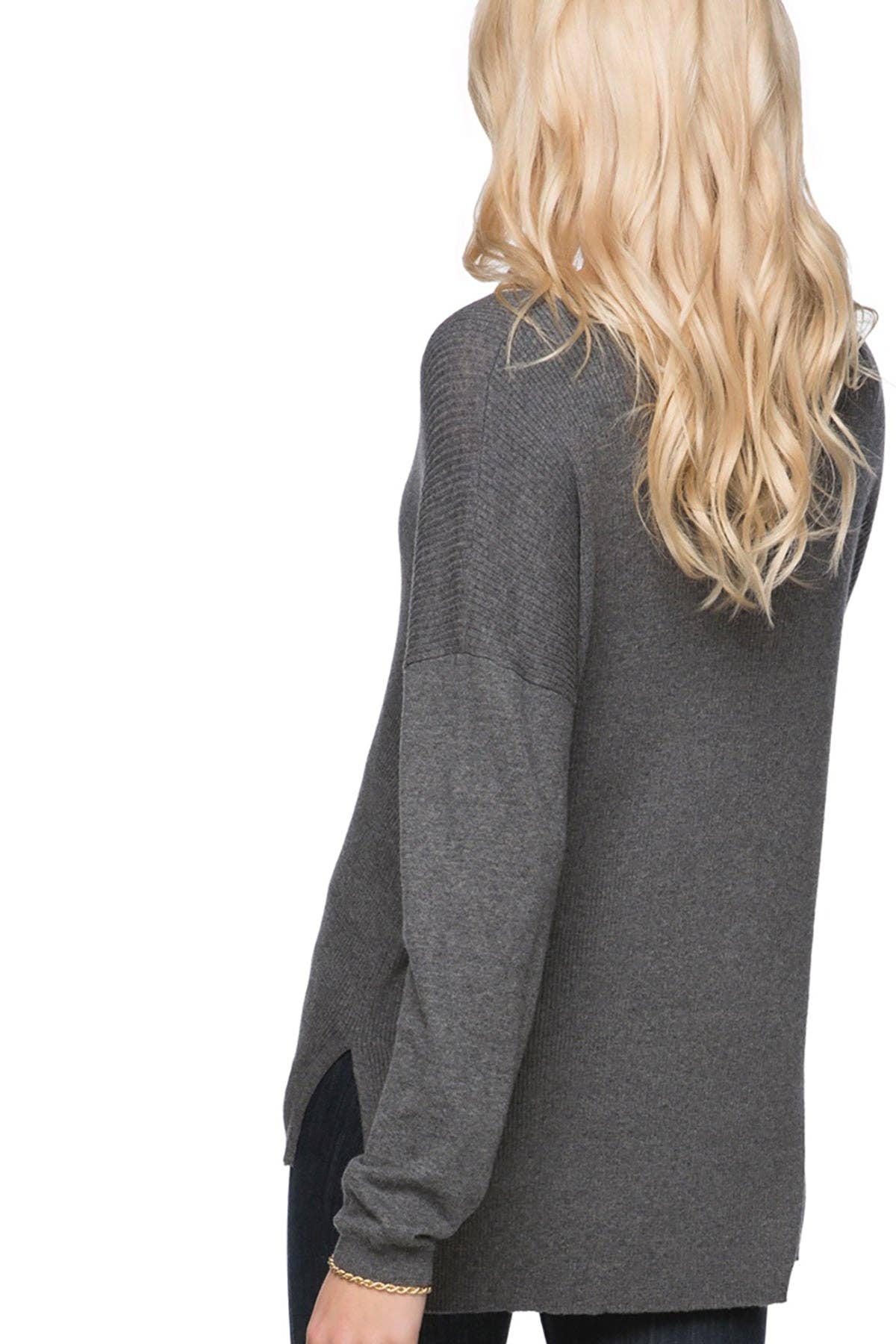 Zen Blend Emma Textured V-neck Pullover Sweater: White / Zen Blend / XS/S