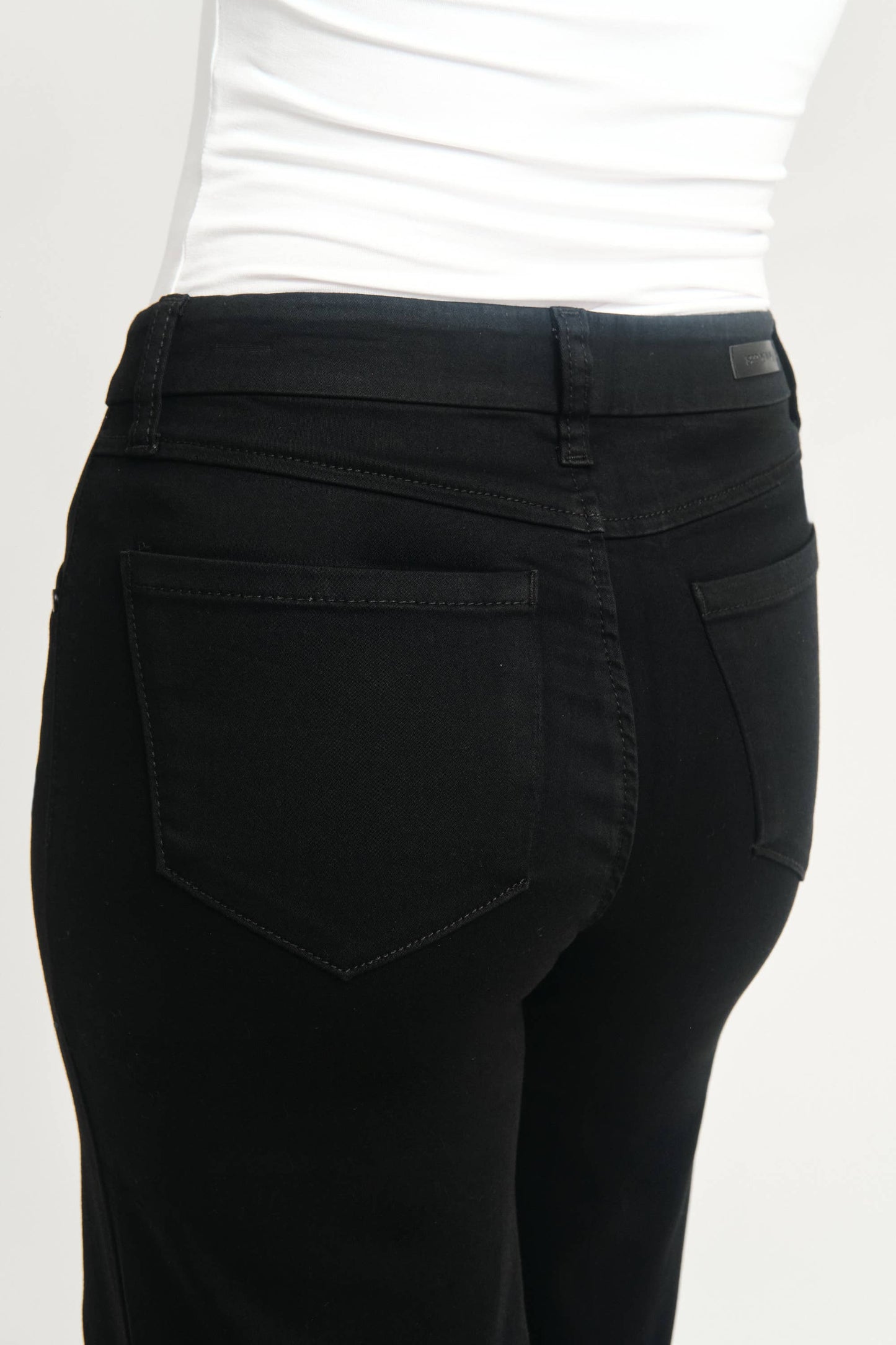32" Better Butter Wide Leg Jean in Black: 0/25