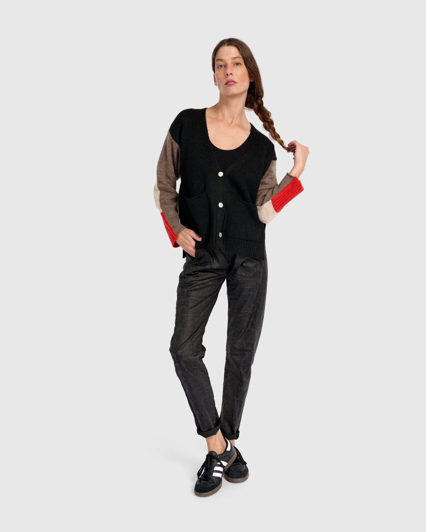 Finch Cardigan, Black/Hazelnut: MIX / ONE SIZE