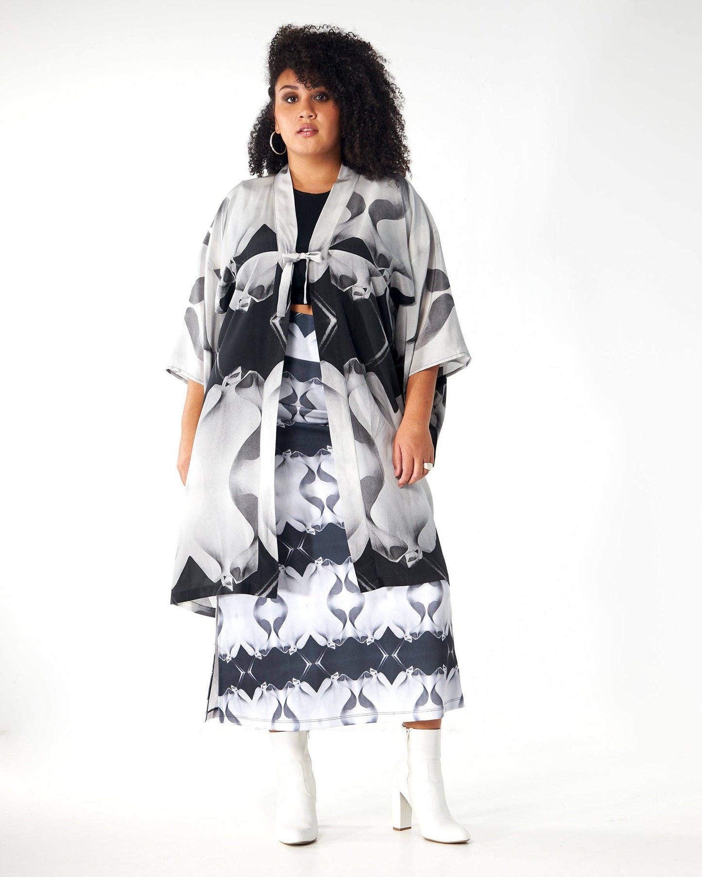 Babs Body-Hugging Midi Skirt - Black/White Stone Man Print Design: B/W Gaudi / Large / Stone Man (Gaudi)