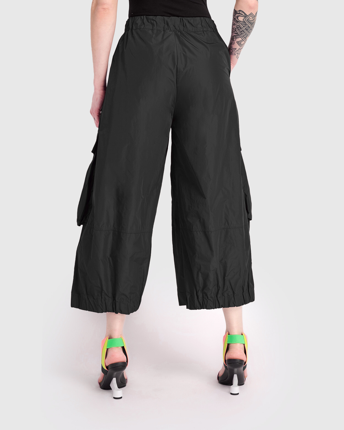 Urban Swish Wide Cargo Pants, Black: BLACK / 4 (US 12-14)