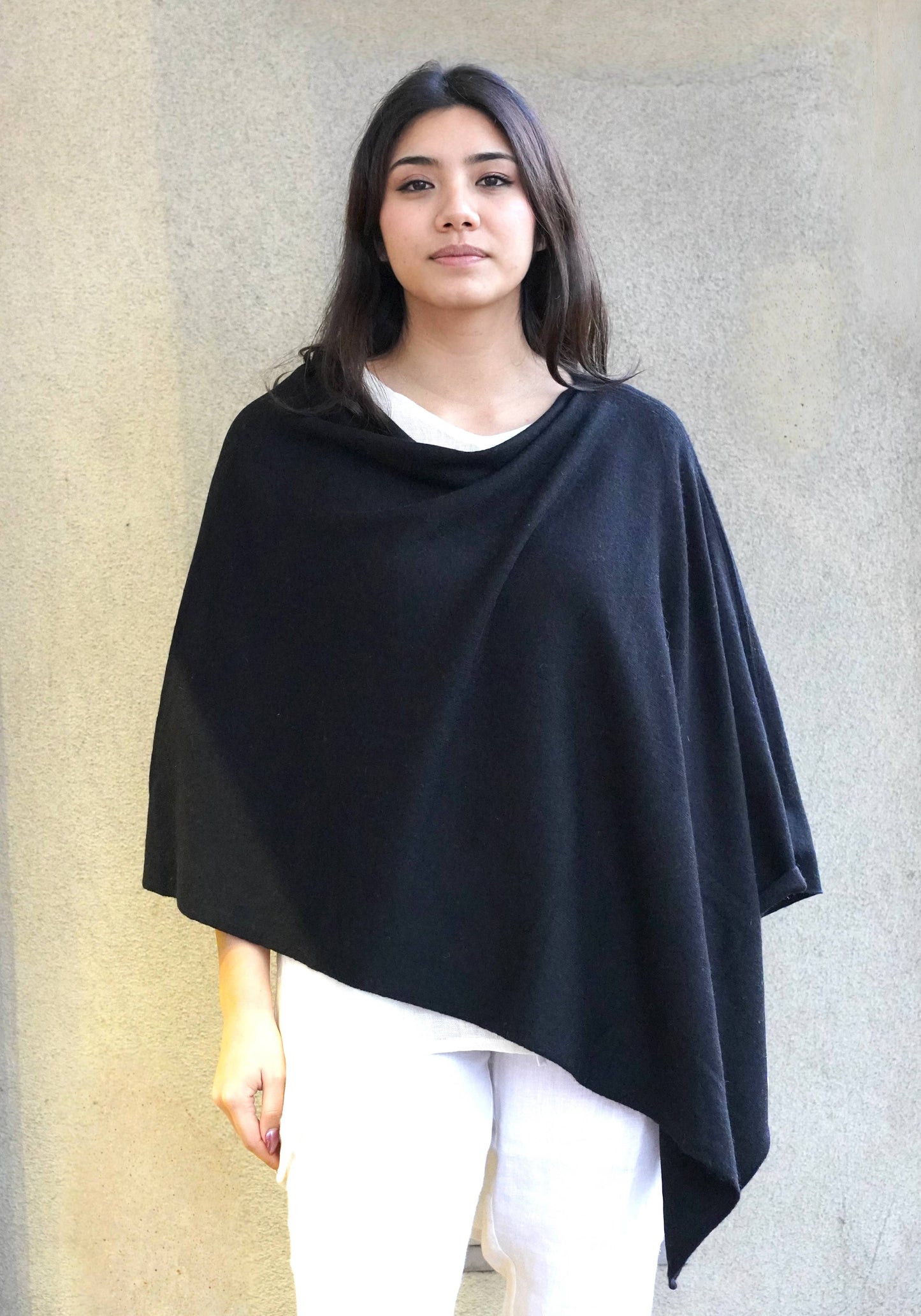 Cashmere Poncho Black