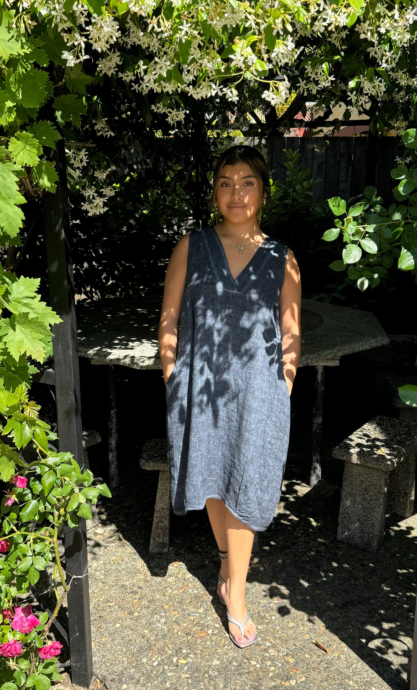 Sleeveless V Neck Linen Dress - INIZIO Alice Becker Inc Sleeveless V Neck Linen Dress - INIZIO Alice Becker Inc