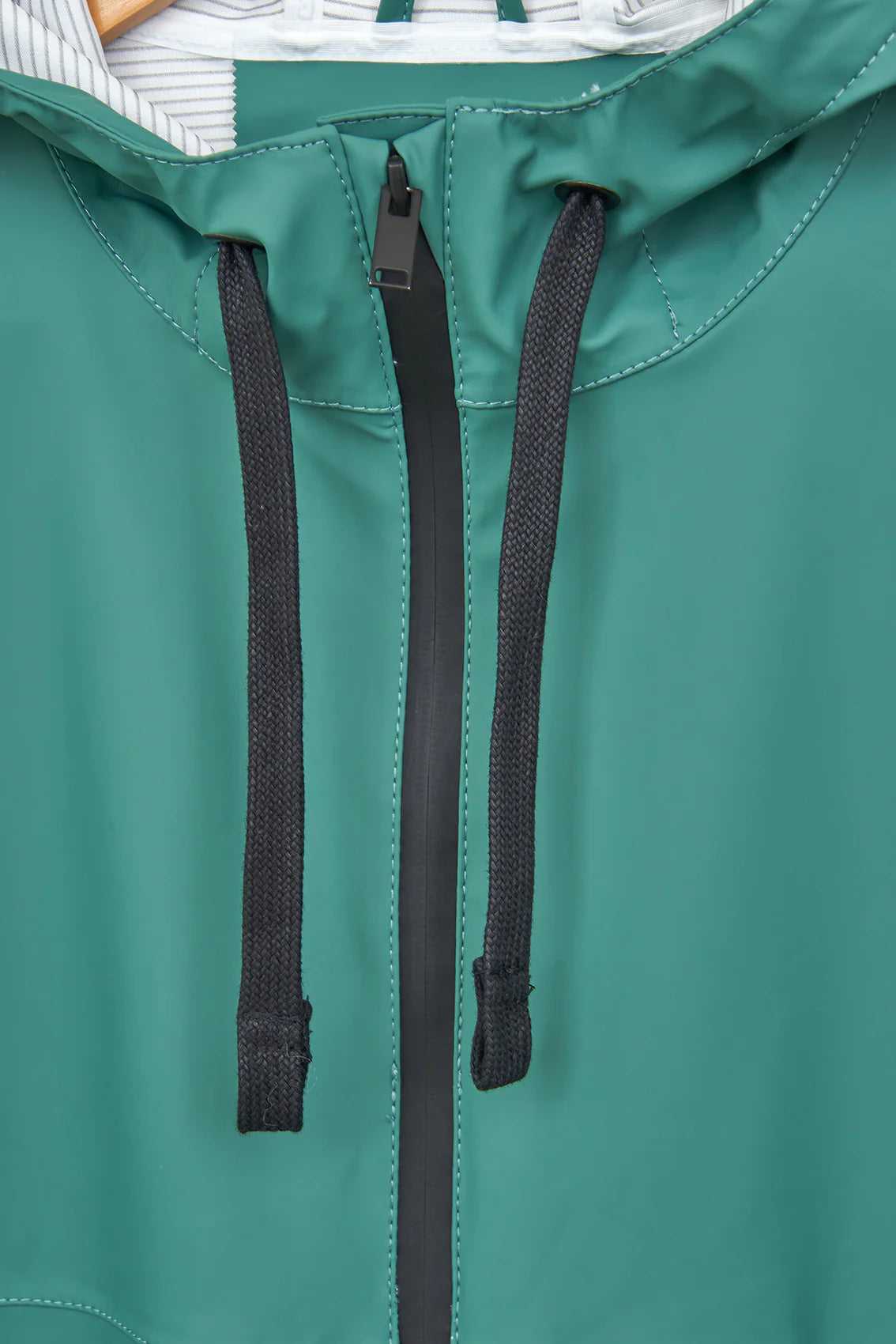 100% Waterproof Raincoat With Heat-Sealed Seams С3215 - Batela